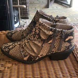 🎁 NEW Blowfish ANKLE Booties. Sexy Black, Tan, Beige. Size 8.5 🎄CHRISTMAS GIFT